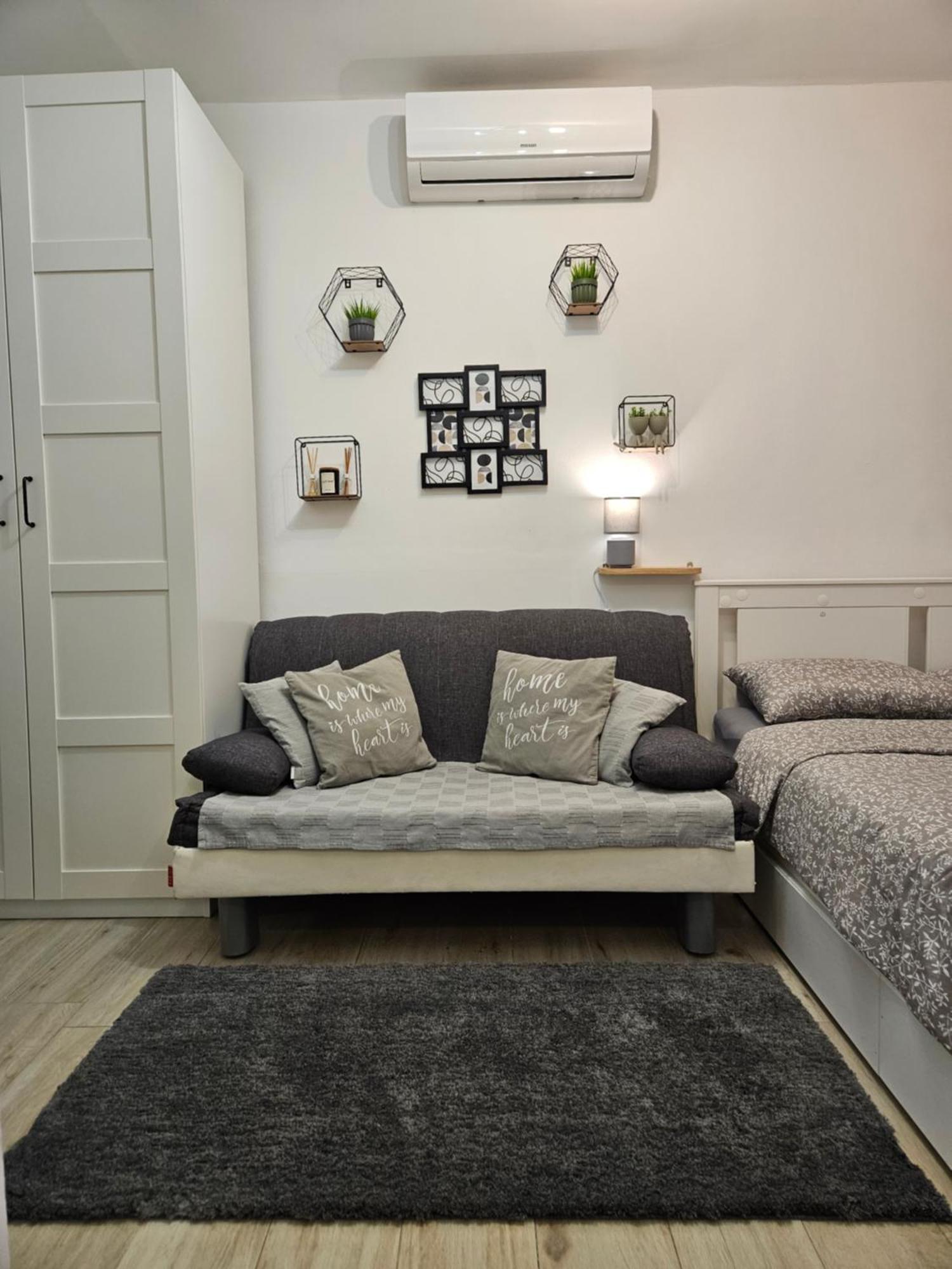 Apartment Maja - Strict Center Of 자그레브 외부 사진