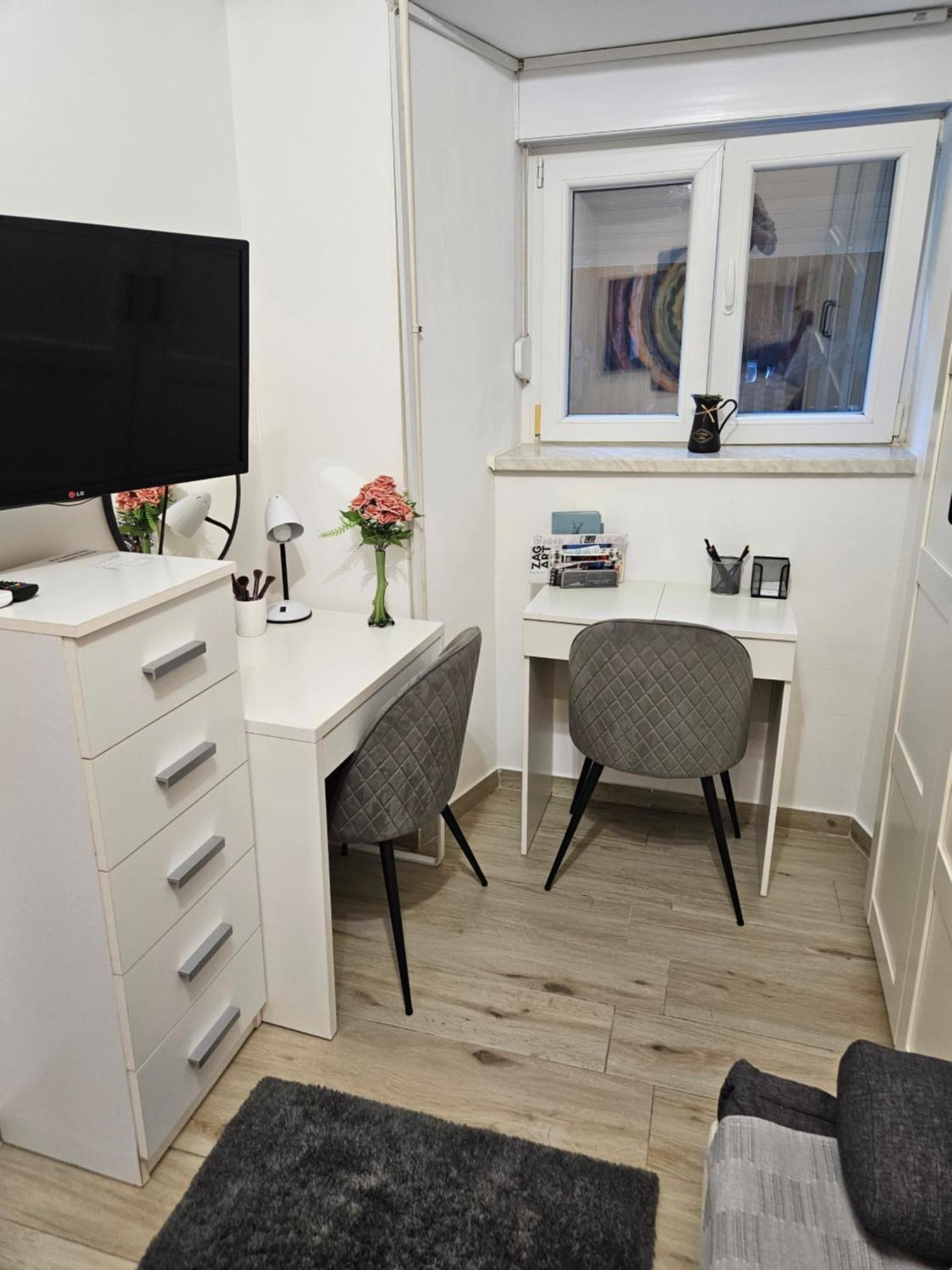 Apartment Maja - Strict Center Of 자그레브 외부 사진